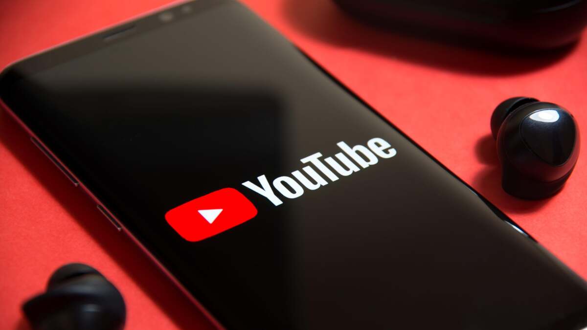 您现在就可以尝试这些新的 YouTube AI 功能