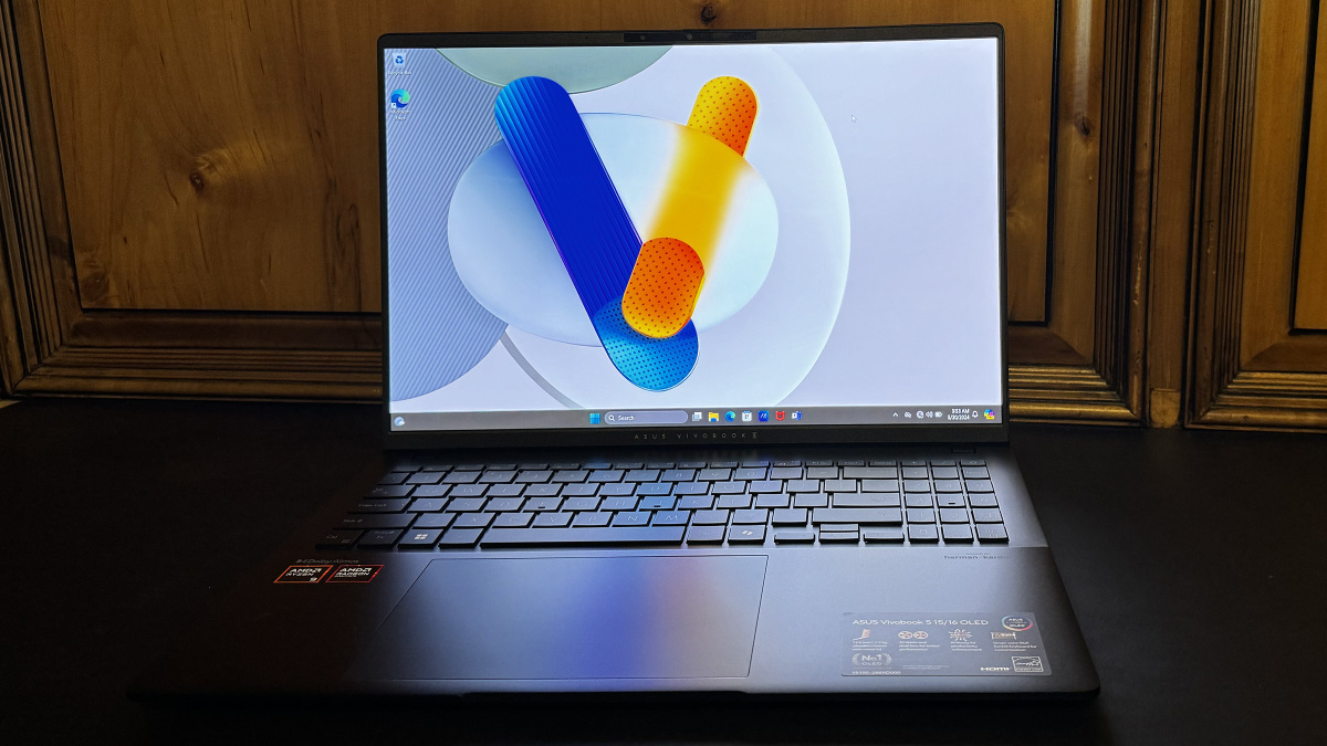 华硕 Vivobook S16 OLED 屏幕宽敞，赏心悦目